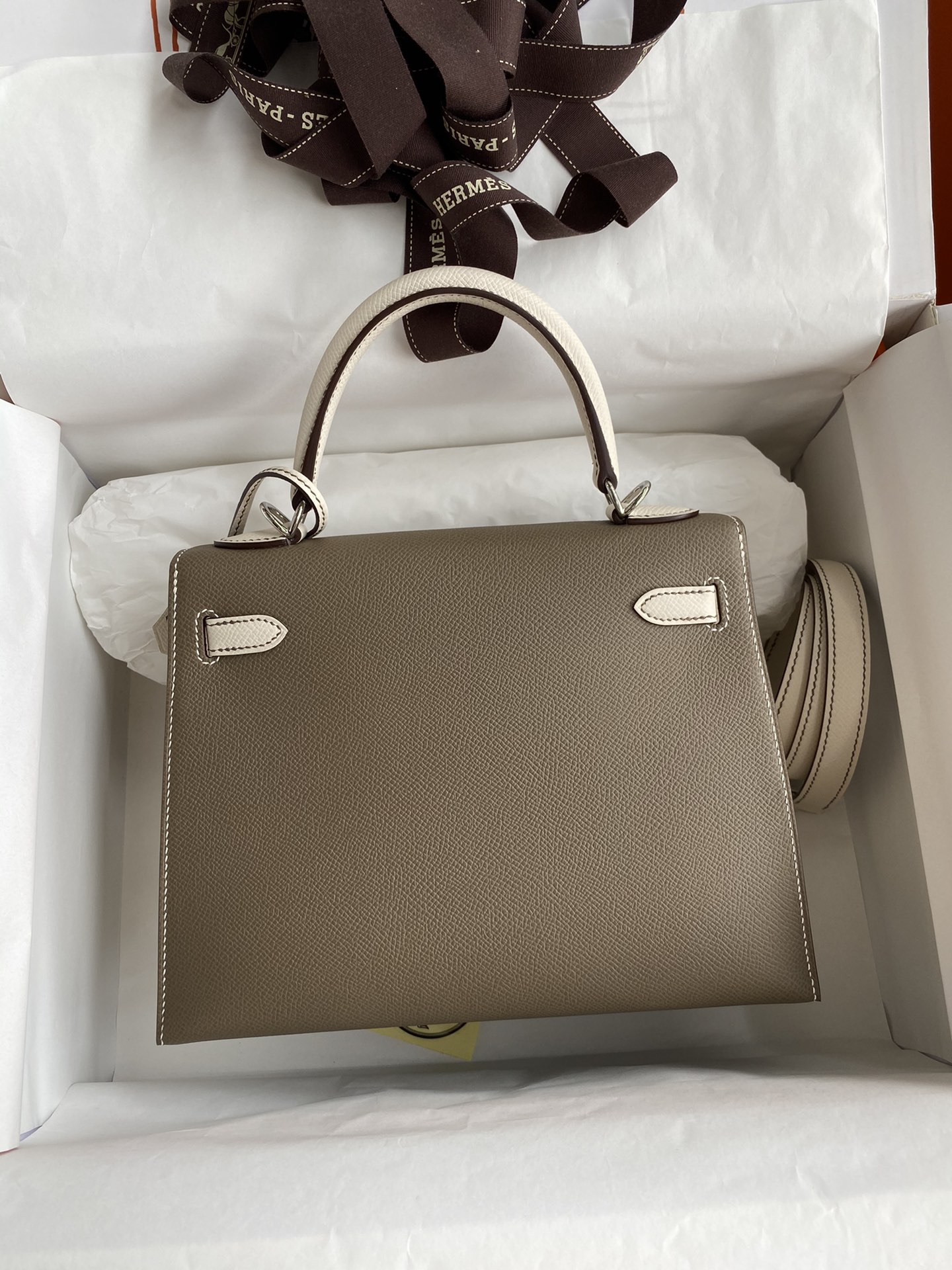 Hermes Kelly 25cm Handbag Shoulder Bag in Grey White Epsom Leather